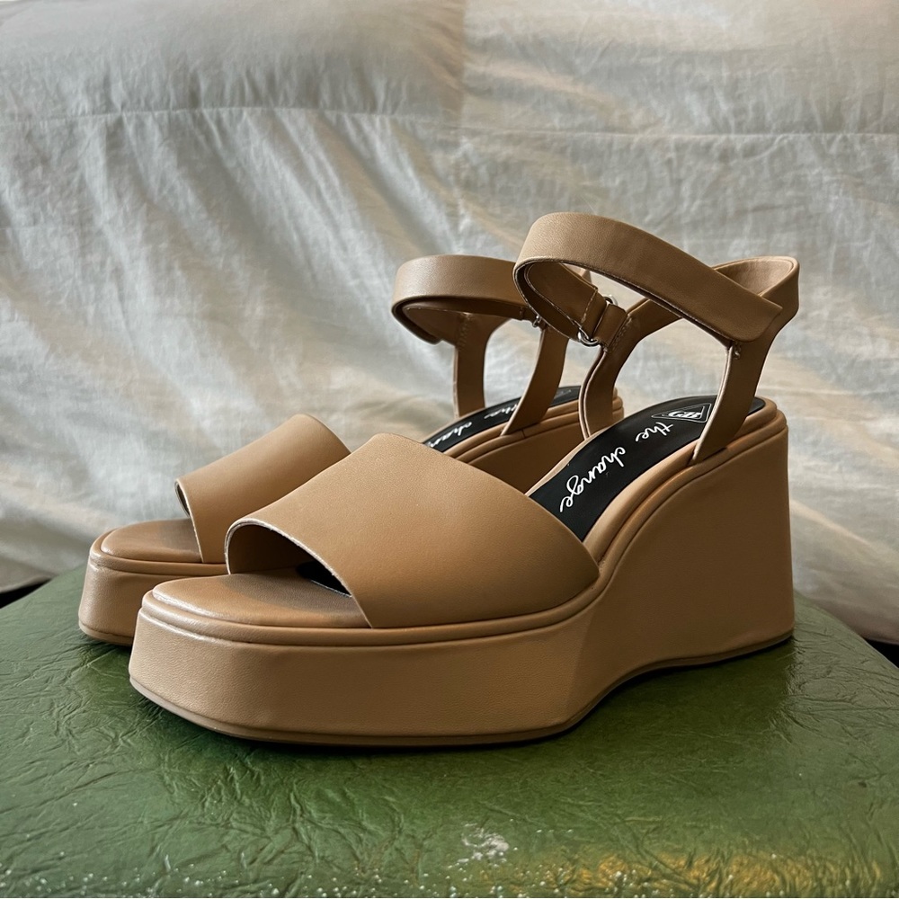 Gianni Bini Platform Sandals
